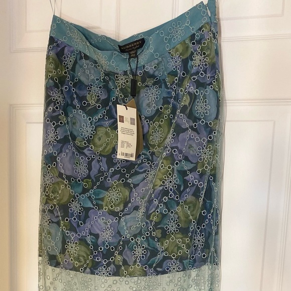 NWT Burberry Watercolor Rose Print and Lace Skirt - Picture 2 of 13